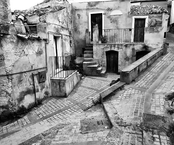 Sopra La Piazza Nyaraló