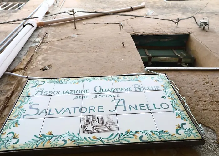 Sopra La Piazza Nyaraló *